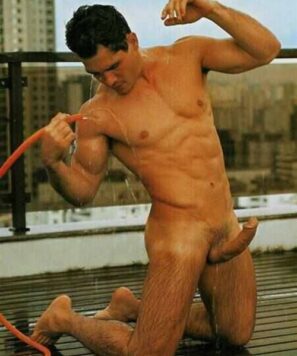 Evandro Silveira nu na revista G Magazine